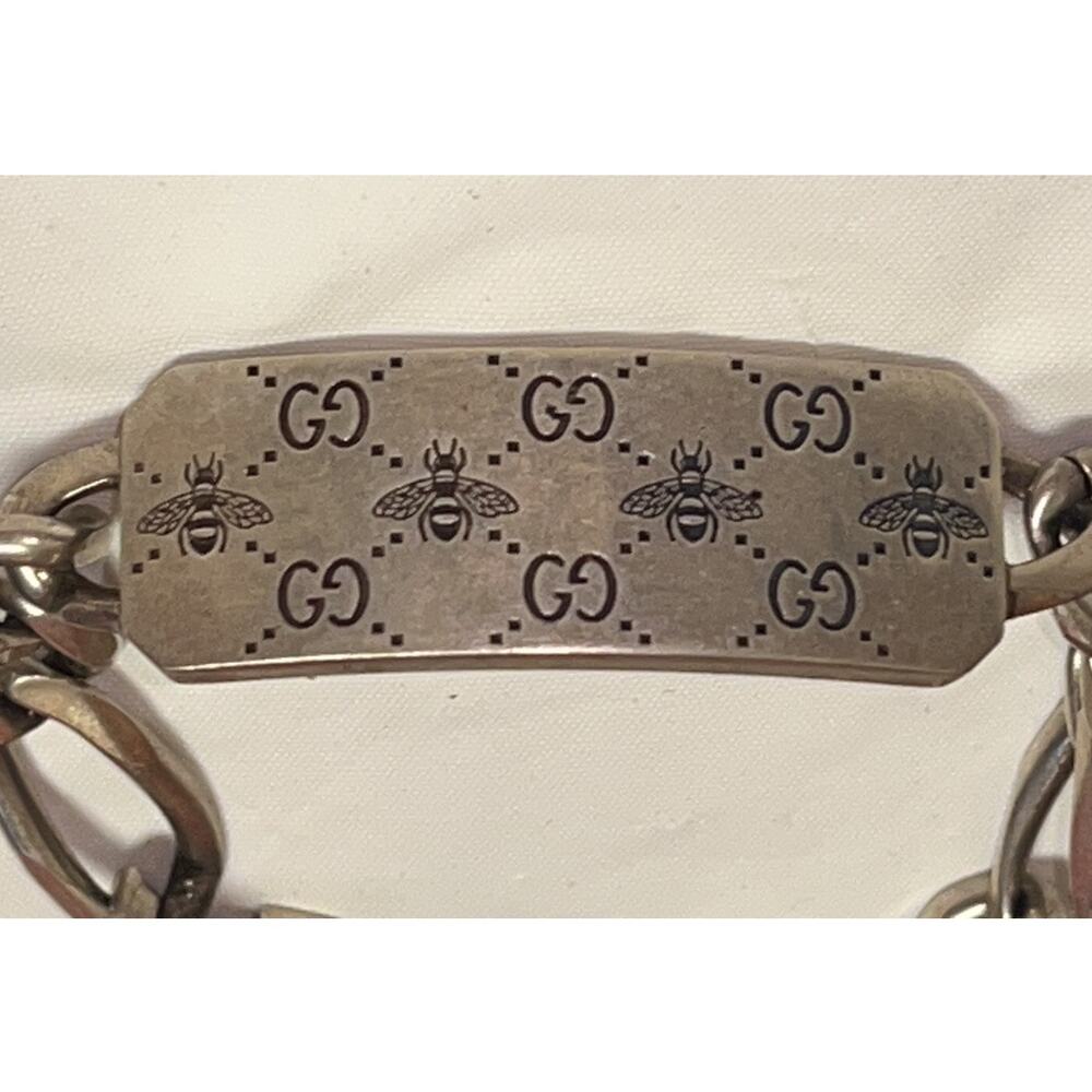 GUCCI Silver GG and Bee Engraved Chain ID Bracelet - Picture 2 of 16
